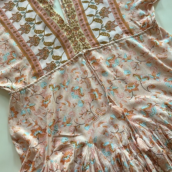 Aakaa Cream and Gold Dress Blouse - Picture 6 of 16